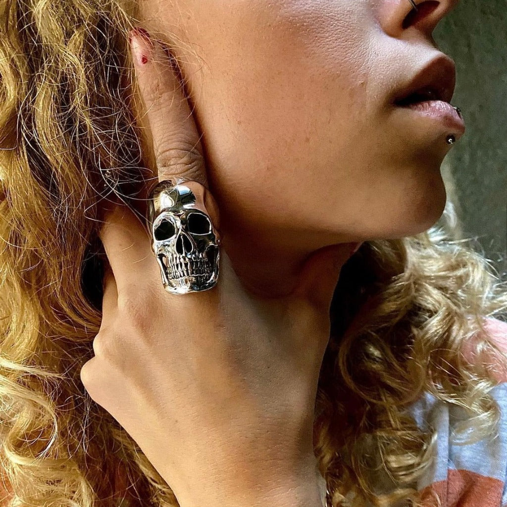 Anello Old Skull Big Total Argento